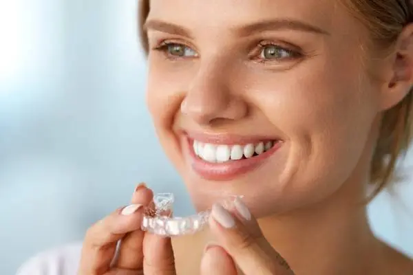 tratament invisalign adulti